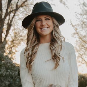 Meet your Posher, Calla